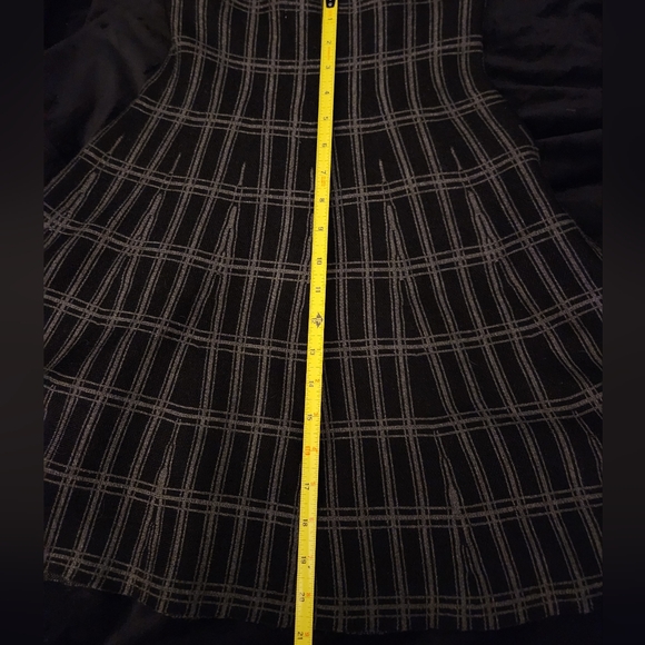 Max Studio High Waisted Skirt - Picture 3 of 8